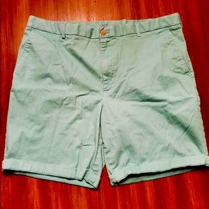 Izod green shorts